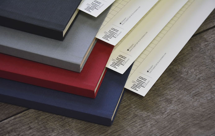 le papier fait de la resistance cahier