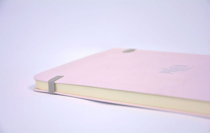 carnet rose le papier fait de la resistance